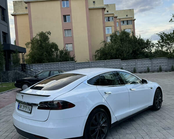 Белый Тесла Модель С, объемом двигателя 0 л и пробегом 108 тыс. км за 16500 $, фото 6 на Automoto.ua