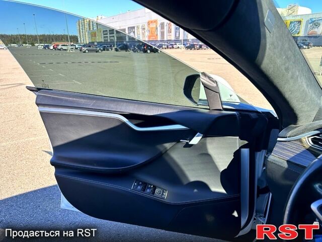 Белый Тесла Модель С, объемом двигателя 0.32 л и пробегом 132 тыс. км за 13500 $, фото 11 на Automoto.ua