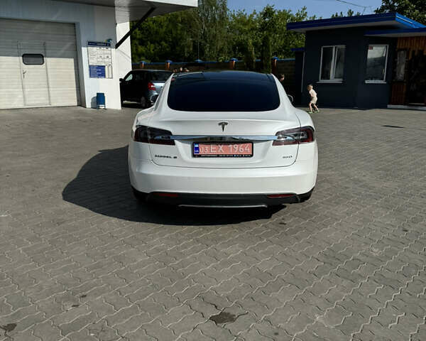 Белый Тесла Модель С, объемом двигателя 0 л и пробегом 205 тыс. км за 14200 $, фото 6 на Automoto.ua