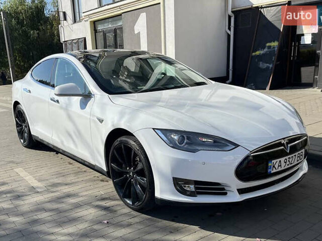Белый Тесла Модель С, объемом двигателя 0 л и пробегом 250 тыс. км за 16900 $, фото 2 на Automoto.ua
