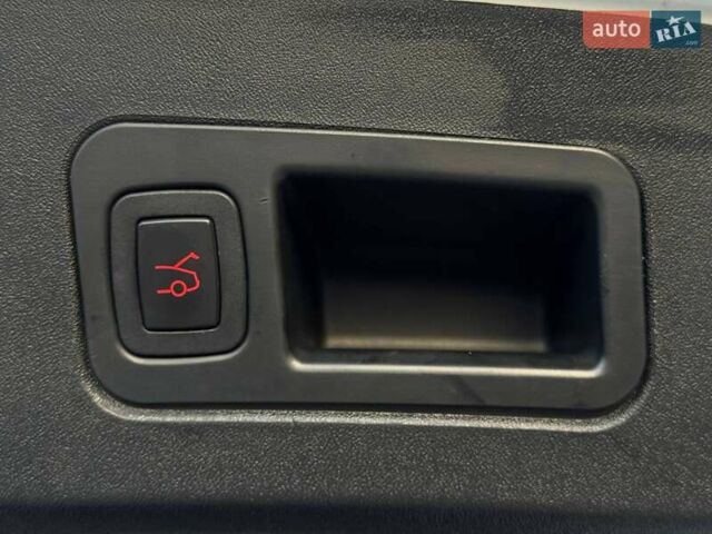 Білий Тесла Модель С, об'ємом двигуна 0 л та пробігом 470 тис. км за 13700 $, фото 27 на Automoto.ua