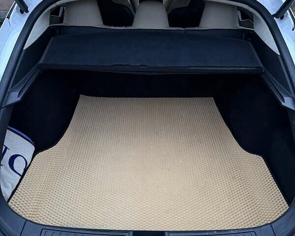 Белый Тесла Модель С, объемом двигателя 0 л и пробегом 220 тыс. км за 17300 $, фото 9 на Automoto.ua