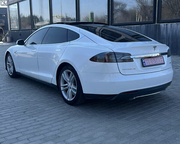 Белый Тесла Модель С, объемом двигателя 0 л и пробегом 290 тыс. км за 16100 $, фото 7 на Automoto.ua