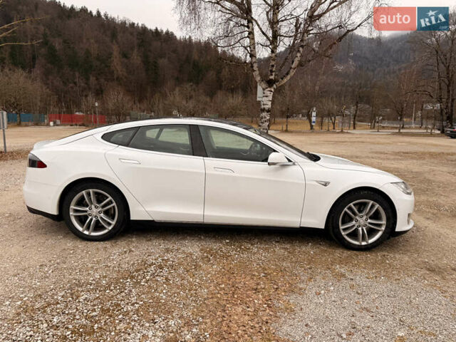Белый Тесла Модель С, объемом двигателя 0 л и пробегом 193 тыс. км за 13055 $, фото 2 на Automoto.ua