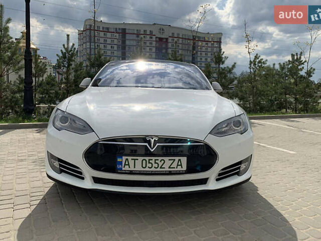 Белый Тесла Модель С, объемом двигателя 0 л и пробегом 156 тыс. км за 12999 $, фото 3 на Automoto.ua