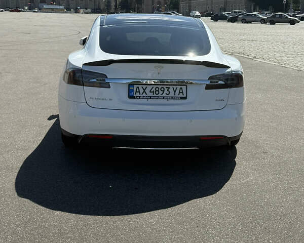 Белый Тесла Модель С, объемом двигателя 0 л и пробегом 146 тыс. км за 16200 $, фото 7 на Automoto.ua