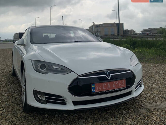 Белый Тесла Модель С, объемом двигателя 0 л и пробегом 184 тыс. км за 16000 $, фото 6 на Automoto.ua