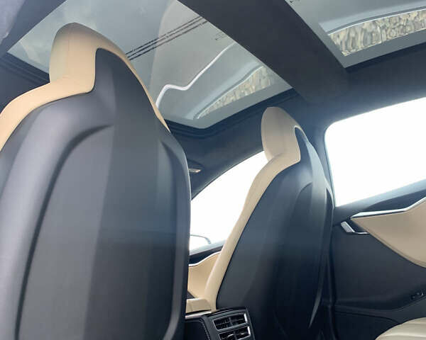 Белый Тесла Модель С, объемом двигателя 0 л и пробегом 184 тыс. км за 16000 $, фото 14 на Automoto.ua