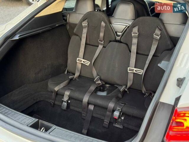 Білий Тесла Модель С, об'ємом двигуна 0 л та пробігом 470 тис. км за 13700 $, фото 25 на Automoto.ua