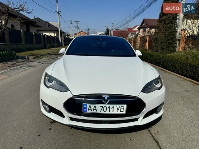 Белый Тесла Модель С, объемом двигателя 0 л и пробегом 95 тыс. км за 17800 $, фото 5 на Automoto.ua