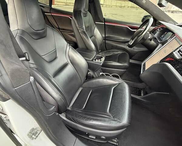 Білий Тесла Модель С, об'ємом двигуна 0 л та пробігом 144 тис. км за 16500 $, фото 20 на Automoto.ua