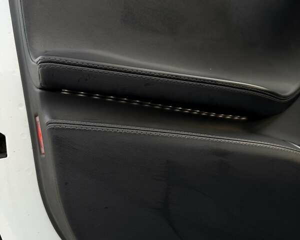 Білий Тесла Модель С, об'ємом двигуна 0 л та пробігом 144 тис. км за 16500 $, фото 17 на Automoto.ua