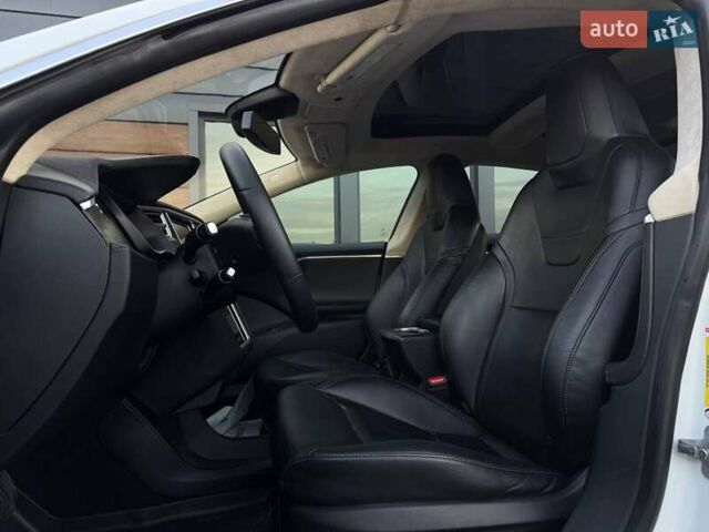 Білий Тесла Модель С, об'ємом двигуна 0 л та пробігом 470 тис. км за 13700 $, фото 32 на Automoto.ua