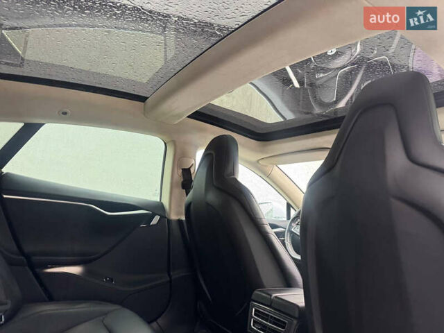 Белый Тесла Модель С, объемом двигателя 0 л и пробегом 110 тыс. км за 14700 $, фото 8 на Automoto.ua