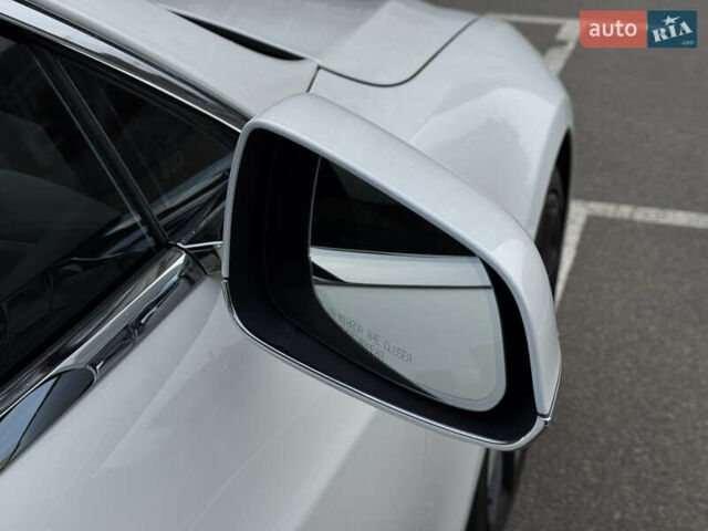Білий Тесла Модель С, об'ємом двигуна 0 л та пробігом 111 тис. км за 16000 $, фото 5 на Automoto.ua
