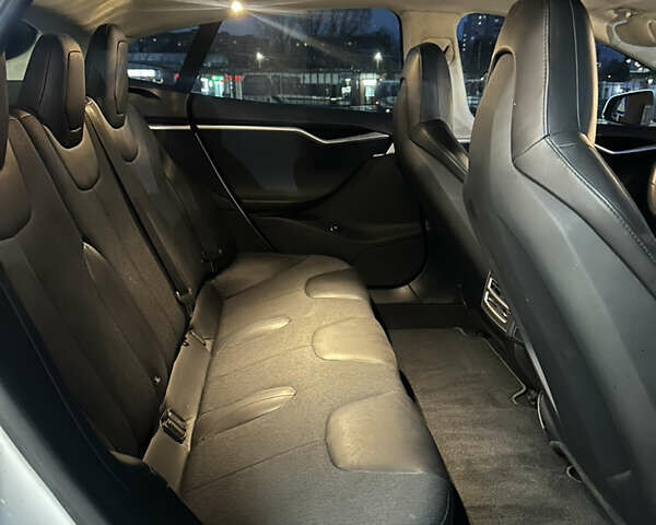 Білий Тесла Модель С, об'ємом двигуна 0 л та пробігом 250 тис. км за 13500 $, фото 10 на Automoto.ua