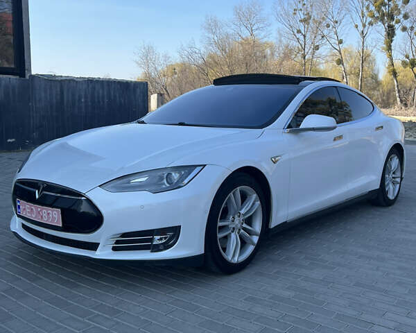 Белый Тесла Модель С, объемом двигателя 0 л и пробегом 290 тыс. км за 16100 $, фото 9 на Automoto.ua