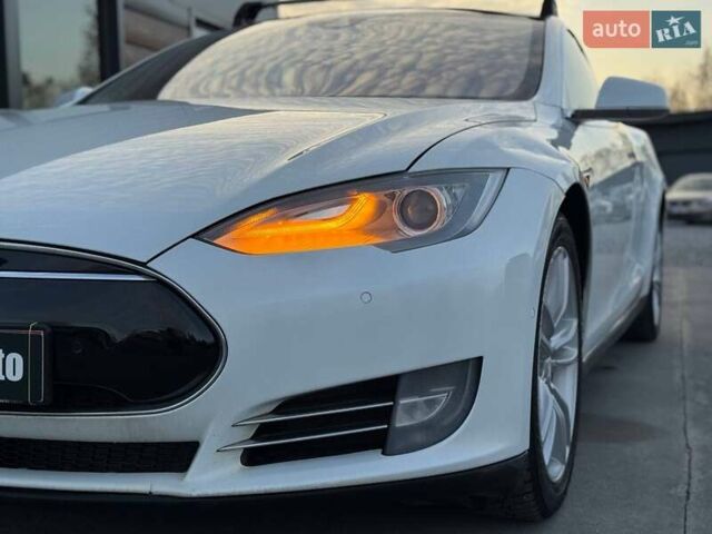 Білий Тесла Модель С, об'ємом двигуна 0 л та пробігом 470 тис. км за 13700 $, фото 13 на Automoto.ua