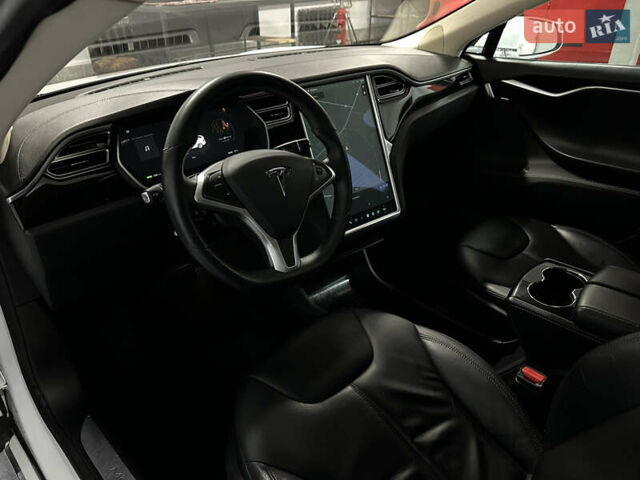 Белый Тесла Модель С, объемом двигателя 0 л и пробегом 140 тыс. км за 14950 $, фото 19 на Automoto.ua