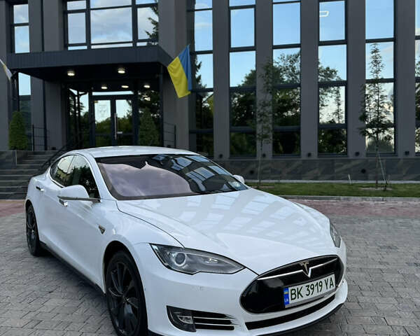 Белый Тесла Модель С, объемом двигателя 0 л и пробегом 108 тыс. км за 16500 $, фото 3 на Automoto.ua