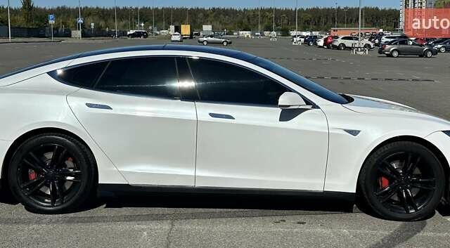 Белый Тесла Модель С, объемом двигателя 0 л и пробегом 132 тыс. км за 13500 $, фото 1 на Automoto.ua