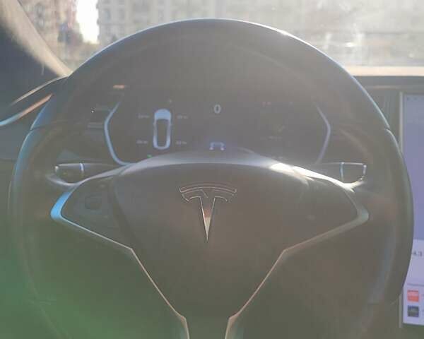 Белый Тесла Модель С, объемом двигателя 0 л и пробегом 210 тыс. км за 14500 $, фото 13 на Automoto.ua