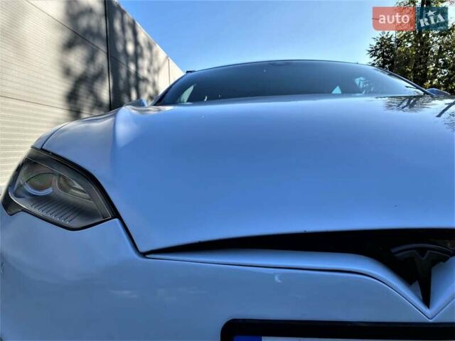 Белый Тесла Модель С, объемом двигателя 0 л и пробегом 126 тыс. км за 19700 $, фото 18 на Automoto.ua