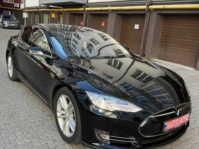 Белый Тесла Модель С, объемом двигателя 0 л и пробегом 228 тыс. км за 12500 $, фото 2 на Automoto.ua