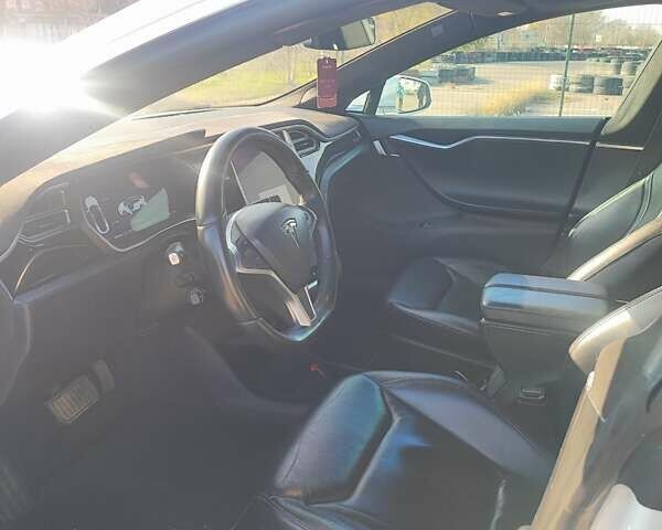 Белый Тесла Модель С, объемом двигателя 0 л и пробегом 210 тыс. км за 14500 $, фото 7 на Automoto.ua