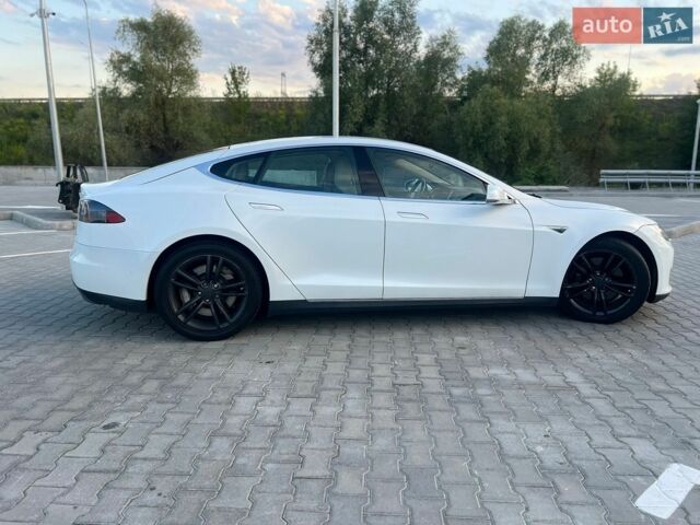 Белый Тесла Модель С, объемом двигателя 0 л и пробегом 192 тыс. км за 12400 $, фото 7 на Automoto.ua