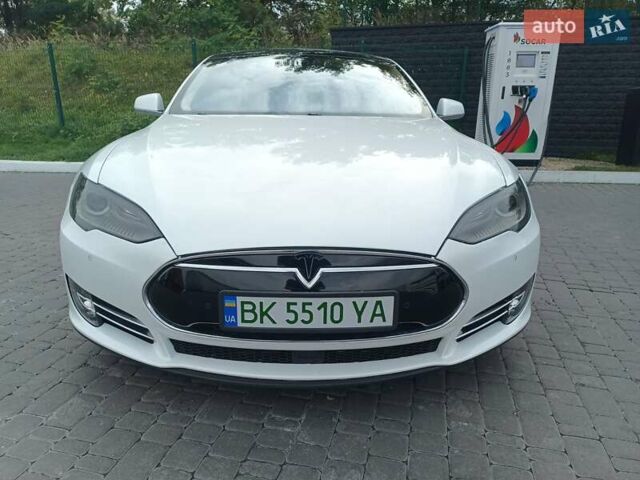 Білий Тесла Модель С, об'ємом двигуна 0 л та пробігом 118 тис. км за 15000 $, фото 36 на Automoto.ua