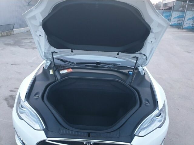 Білий Тесла Модель С, об'ємом двигуна 0 л та пробігом 9 тис. км за 24999 $, фото 9 на Automoto.ua