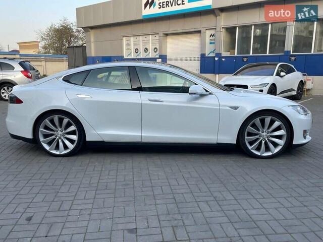 Белый Тесла Модель С, объемом двигателя 0 л и пробегом 9 тыс. км за 27990 $, фото 3 на Automoto.ua