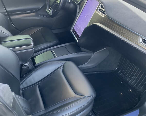 Белый Тесла Модель С, объемом двигателя 0 л и пробегом 225 тыс. км за 15500 $, фото 14 на Automoto.ua