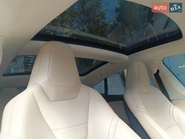 Білий Тесла Модель С, об'ємом двигуна 0 л та пробігом 118 тис. км за 15000 $, фото 15 на Automoto.ua