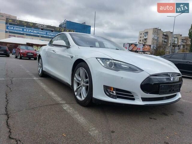 Белый Тесла Модель С, объемом двигателя 0 л и пробегом 120 тыс. км за 16100 $, фото 36 на Automoto.ua
