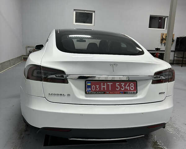 Белый Тесла Модель С, объемом двигателя 0 л и пробегом 140 тыс. км за 14950 $, фото 11 на Automoto.ua