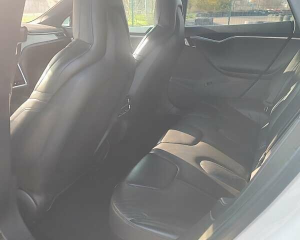 Белый Тесла Модель С, объемом двигателя 0 л и пробегом 210 тыс. км за 14500 $, фото 8 на Automoto.ua