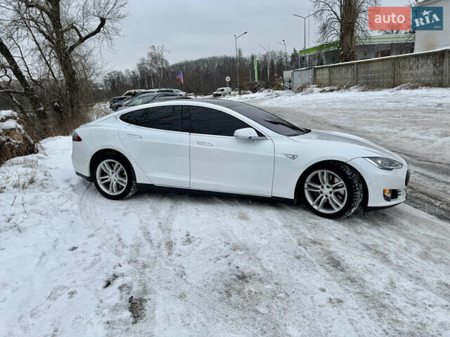 Белый Тесла Модель С, объемом двигателя 0 л и пробегом 166 тыс. км за 12500 $, фото 4 на Automoto.ua