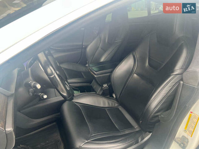 Белый Тесла Модель С, объемом двигателя 0 л и пробегом 225 тыс. км за 15940 $, фото 15 на Automoto.ua