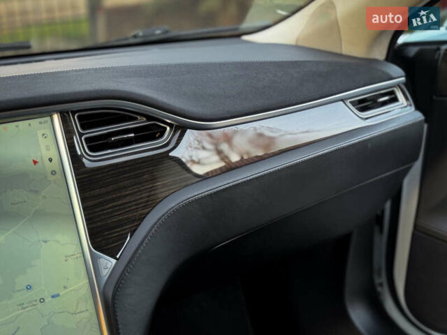 Білий Тесла Модель С, об'ємом двигуна 0 л та пробігом 189 тис. км за 12900 $, фото 41 на Automoto.ua