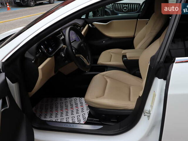 Тесла Модель С 2016 у Львові на Automoto.ua Білий Тесла Модель С, об'ємом двигуна 0 л та пробігом 86 тис. км за 20900 $, фото 14 на Automoto.ua