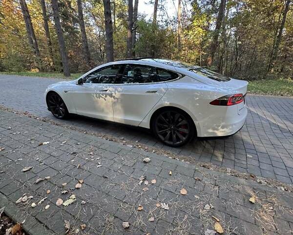 Белый Тесла Модель С, объемом двигателя 0 л и пробегом 98 тыс. км за 19300 $, фото 7 на Automoto.ua