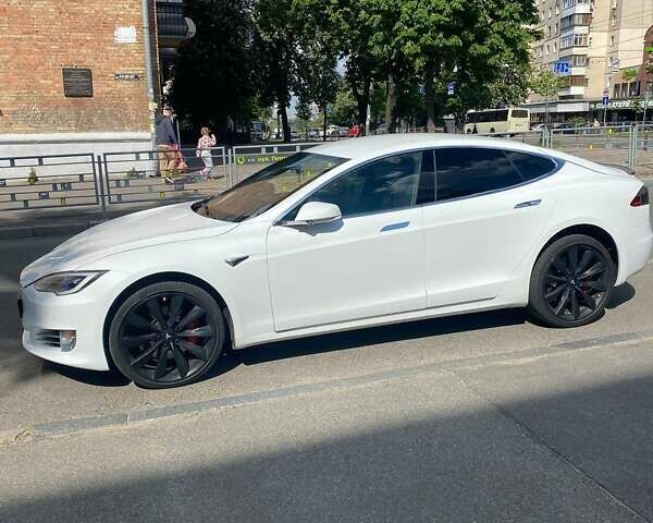 Белый Тесла Модель С, объемом двигателя 0 л и пробегом 235 тыс. км за 27000 $, фото 4 на Automoto.ua