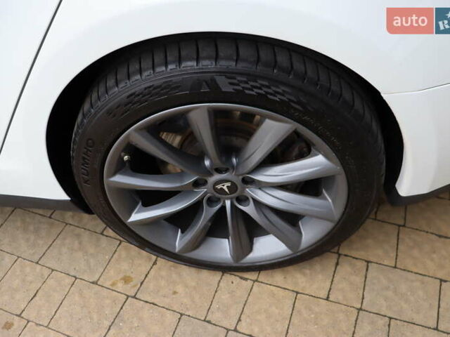 Тесла Модель С 2016 у Львові на Automoto.ua Білий Тесла Модель С, об'ємом двигуна 0 л та пробігом 86 тис. км за 20900 $, фото 4 на Automoto.ua