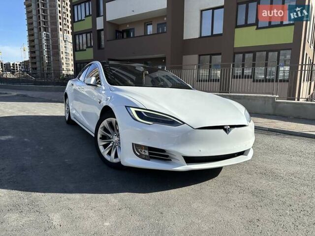 Белый Тесла Модель С, объемом двигателя 0 л и пробегом 159 тыс. км за 15500 $, фото 4 на Automoto.ua