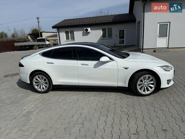 Белый Тесла Модель С, объемом двигателя 0 л и пробегом 123 тыс. км за 18300 $, фото 2 на Automoto.ua