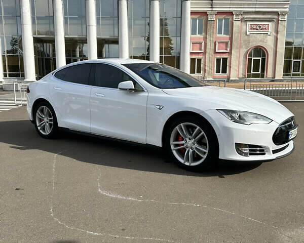 Білий Тесла Модель С, об'ємом двигуна 0 л та пробігом 105 тис. км за 15900 $, фото 1 на Automoto.ua
