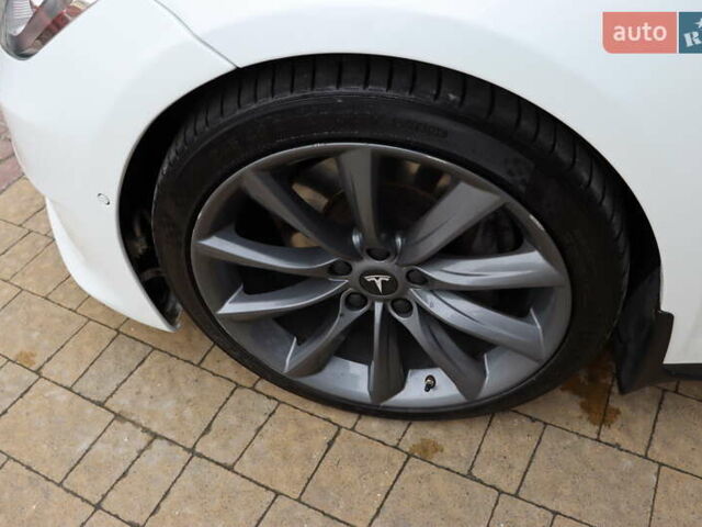 Тесла Модель С 2016 у Львові на Automoto.ua Білий Тесла Модель С, об'ємом двигуна 0 л та пробігом 86 тис. км за 20900 $, фото 3 на Automoto.ua