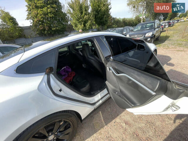 Белый Тесла Модель С, объемом двигателя 0 л и пробегом 189 тыс. км за 16500 $, фото 15 на Automoto.ua